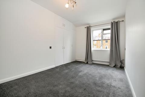 undefined, Enfield Close, Uxbridge, UB8