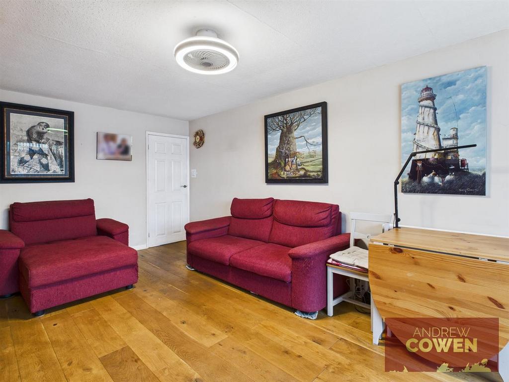 CAM05382 G0-PR0096-STILL008.jpg