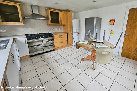 undefined, Cunningham Avenue, Hatfield AL10