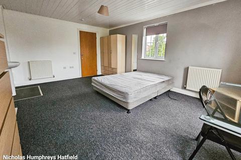undefined, Cunningham Avenue, Hatfield AL10