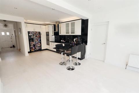 4 bedroom detached house for sale, Green Lane, Stanmore, HA7