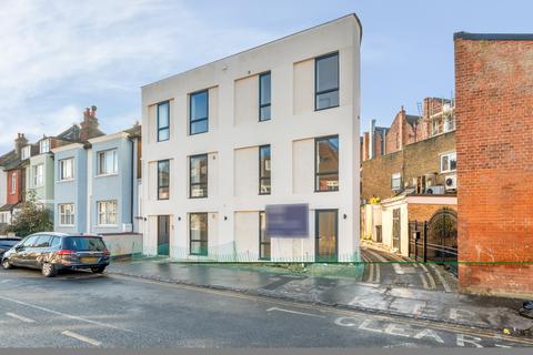 1 bedroom flat to rent, Norbury Crescent London SW16
