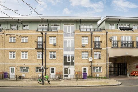 2 bedroom flat for sale, Broomfield Street, London E14