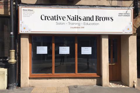 Retail property (high street) to rent - Middle Street South, Driffield