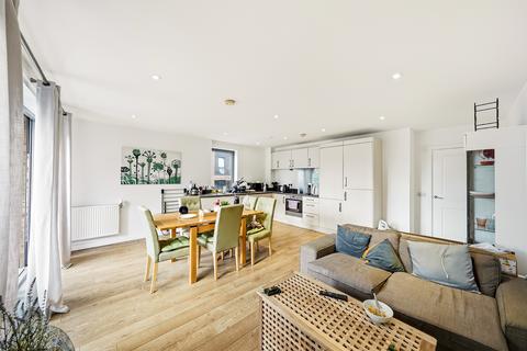 3 bedroom apartment for sale, at Felix point, Epstein Square, London E14