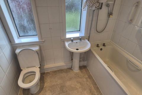 2 bedroom flat to rent, Midlem Drive, Cardonald