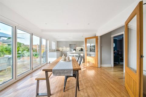 undefined, Ridgemount, Surrey GU2