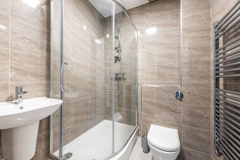 Studio to rent, Queens Gate Terrace, South Kensington, London, SW7