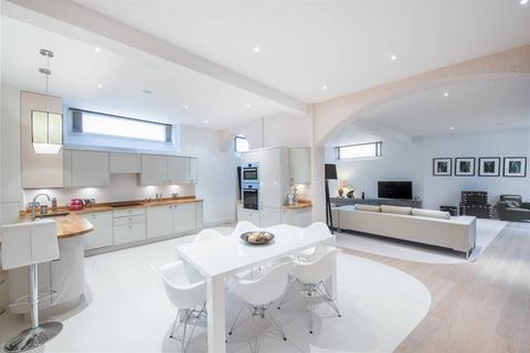 Roland Gardens, South Kensington, London, SW7
