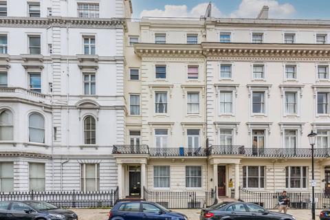 Studio to rent, Queens Gate Terrace, South Kensington, London, SW7