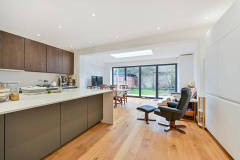 4 bedroom terraced house for sale, Elm Close, Raynes Park, London, SW20