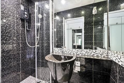 Studio to rent, Gloucester Place, Marylebone, London, NW1