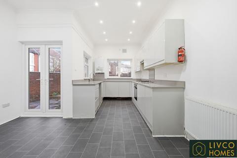 5 bedroom end of terrace house to rent, Browning Road, London, E12