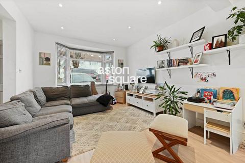 3 bedroom semi-detached house for sale, Selborne Gardens, London, NW4