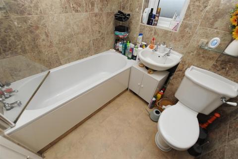 2 bedroom apartment for sale, Chamberlain House, Ned Lane, Tyersal