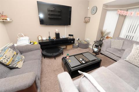 2 bedroom apartment for sale, Chamberlain House, Ned Lane, Tyersal