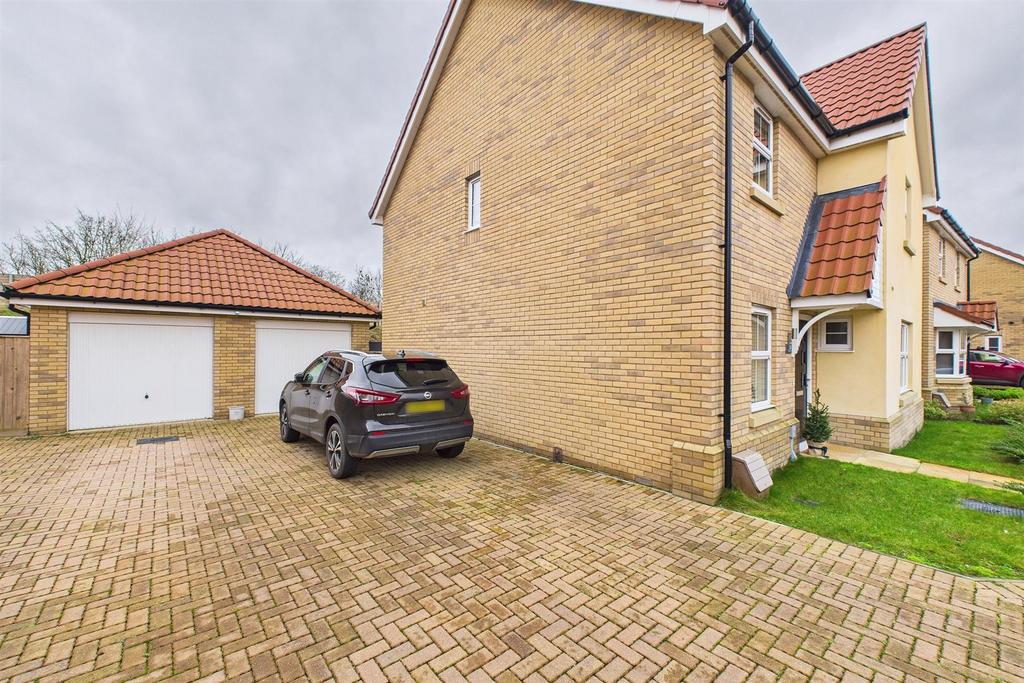 Double Garage & Parking
