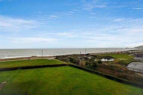 2 bedroom flat for sale, Royal Parade, Eastbourne
