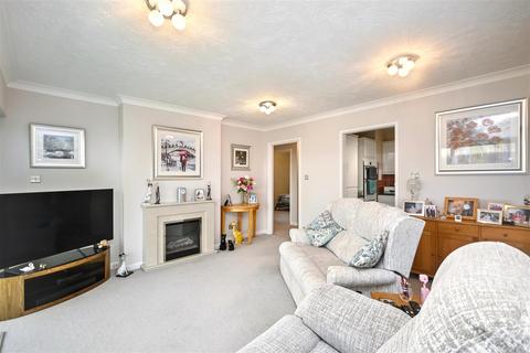 2 bedroom flat for sale, Royal Parade, Eastbourne