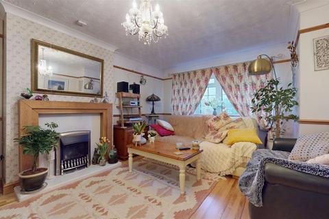 4 bedroom detached house for sale, Yeats Close, Newport Pagnell MK16