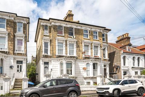 3 bedroom flat for sale, Carlton Avenue, Ramsgate CT11