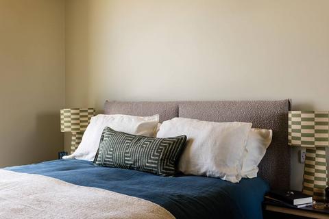 Marble House, Hayes and Harlington, Hayes, UB3