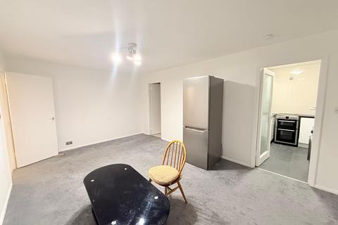 1 bedroom flat to rent, Collapit Close, Harrow HA1