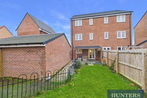 5 bedroom semi-detached house for sale, Grassland Drive, Bridlington
