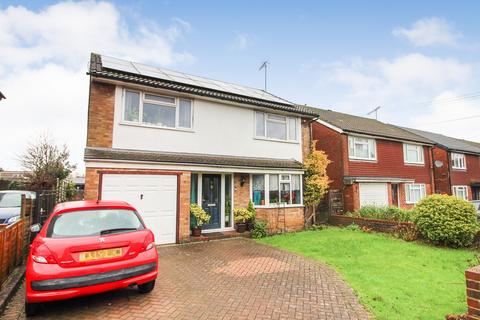 4 bedroom detached house for sale, Moat Road, East Grinstead, West Sussex. RH19 3JY