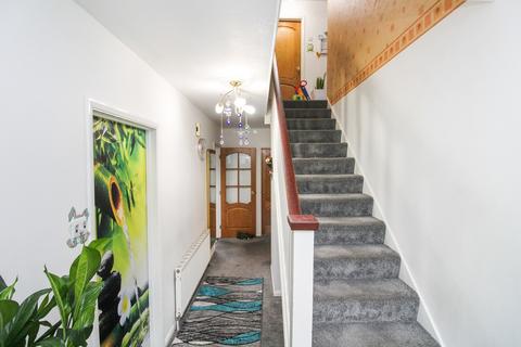 4 bedroom detached house for sale, Moat Road, East Grinstead, West Sussex. RH19 3JY