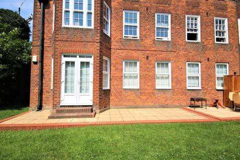 2 bedroom flat to rent, Belmont Close, Cockfosters, EN4