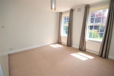 2 bedroom flat to rent, Belmont Close, Cockfosters, EN4