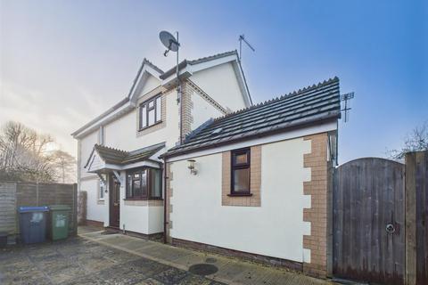 2 bedroom end of terrace house for sale, Willowbank, Chippenham SN14