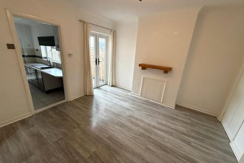 3 bedroom house to rent, Essex Road, Suffolk NR32