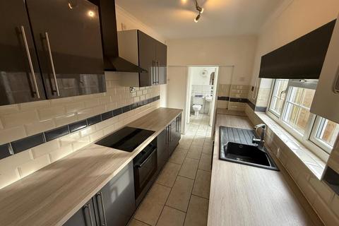 3 bedroom house to rent, Essex Road, Suffolk NR32