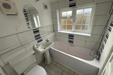 3 bedroom house to rent, Essex Road, Suffolk NR32