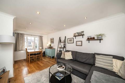 2 bedroom flat for sale, Sigrist Square, Kingston Upon Thames KT2