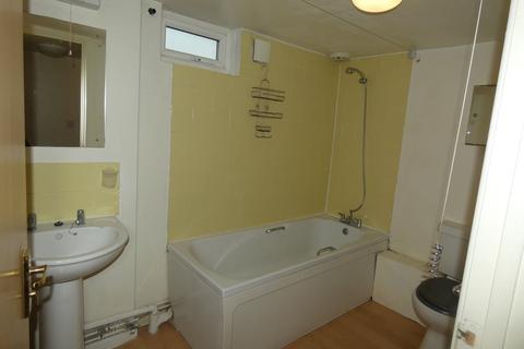 2 bedroom house to rent, Tithing Close, Thetford, IP24 2LU