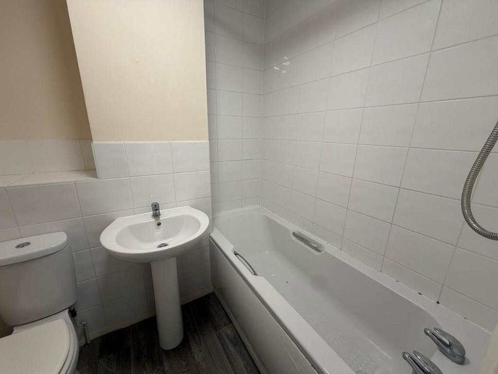 Appletree court 64 b