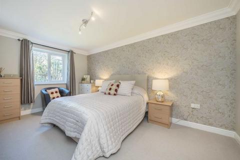 2 bedroom flat for sale, Devonshire Street, London W4