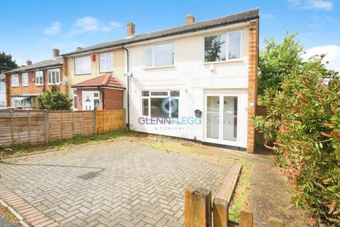 3 bedroom terraced house to rent, DODDSFIELD ROAD, BRITWELL, SLOUGH