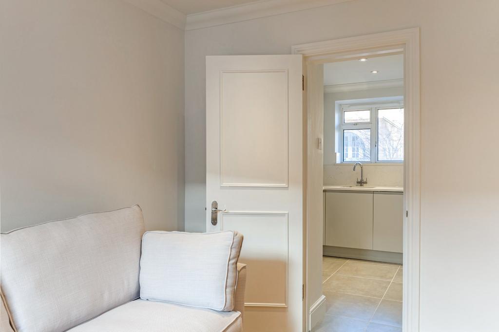 Neutral Decor