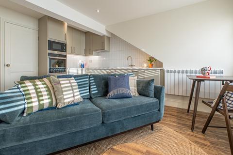 1 bedroom apartment to rent, Flat 3 - 187 Kirkstall Lane, Kirkstall, Headingley, Leeds, LS6 3EJ