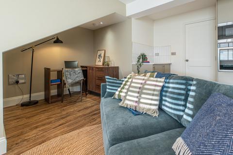 1 bedroom apartment to rent, Flat 3 - 187 Kirkstall Lane, Kirkstall, Headingley, Leeds, LS6 3EJ