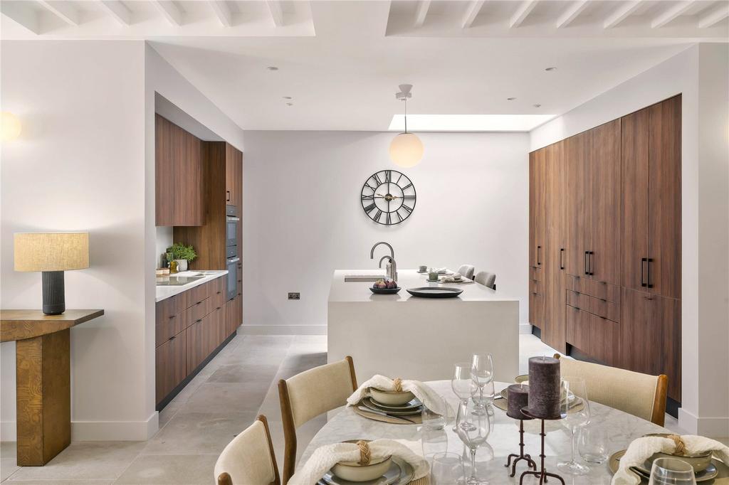 Kitchen / Dining