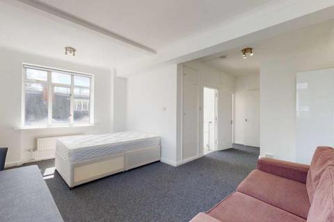 Studio to rent, Euston Road, London, NW1