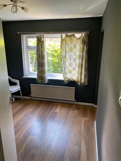 4 bedroom terraced house to rent, Corban Road, 5