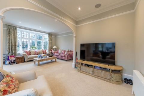 6 bedroom detached house for sale, The Street, Woodnesborough, Kent, CT13