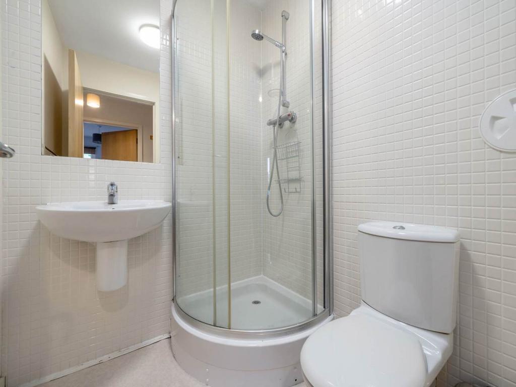 77121 Albion Gardens 