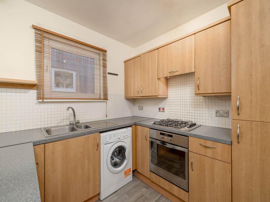 77121 Albion Gardens 
